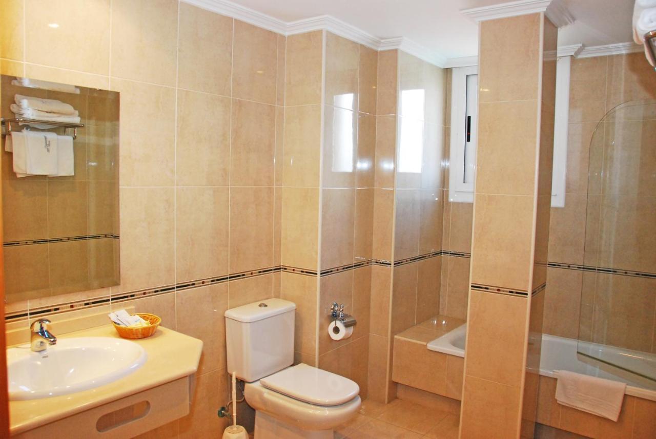 Hotel Villa Juanita โอโกรเบ ภายนอก รูปภาพ